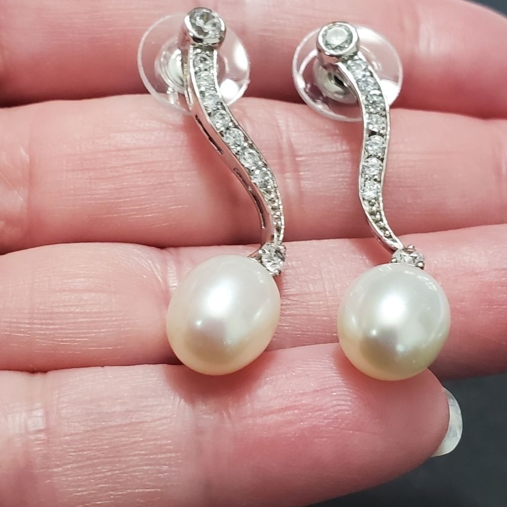 *Sale* Sterling silver cultured pearl earrings - Picture 5 of 8